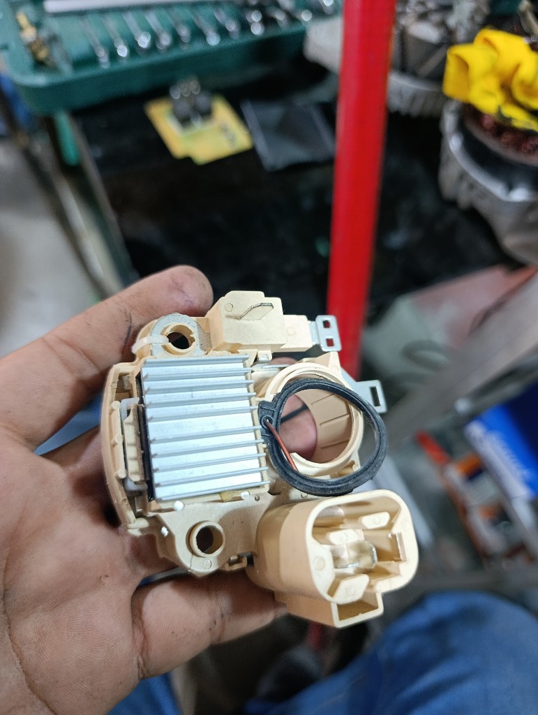Regulador 14 v