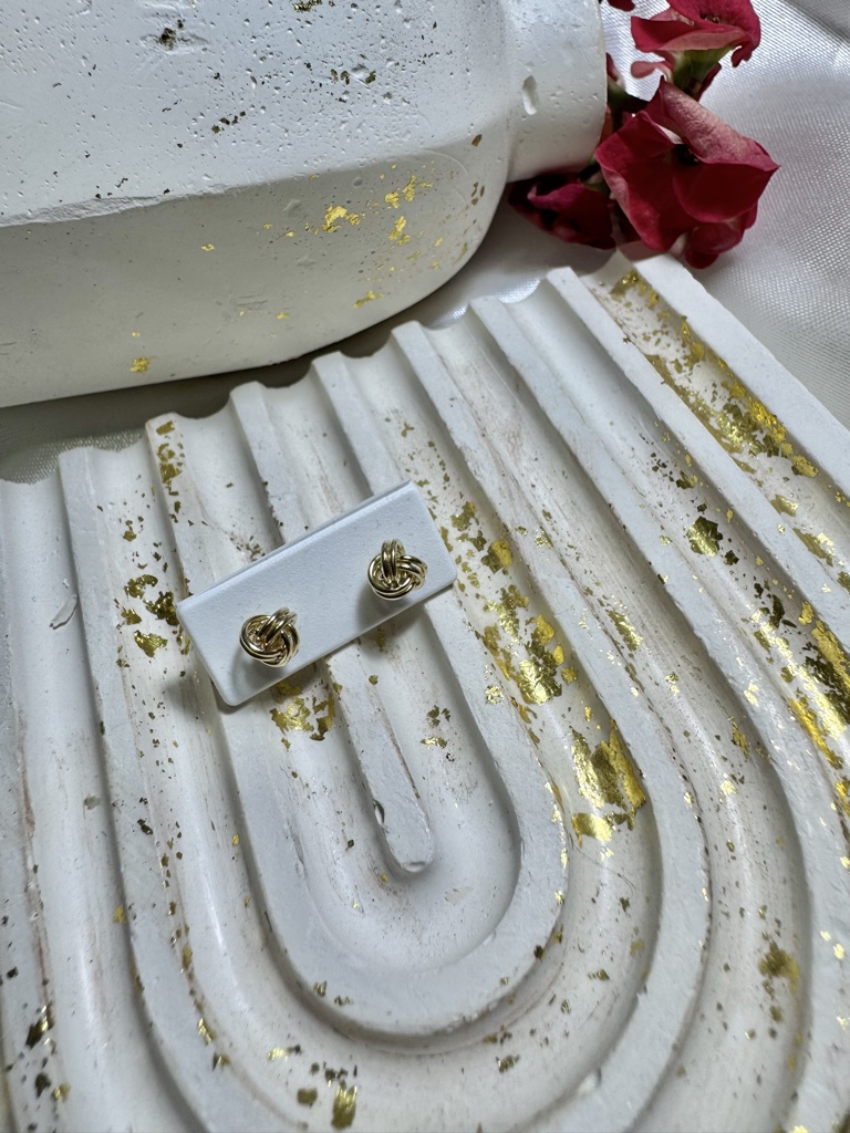 Topo nudo pequeño oro laminado