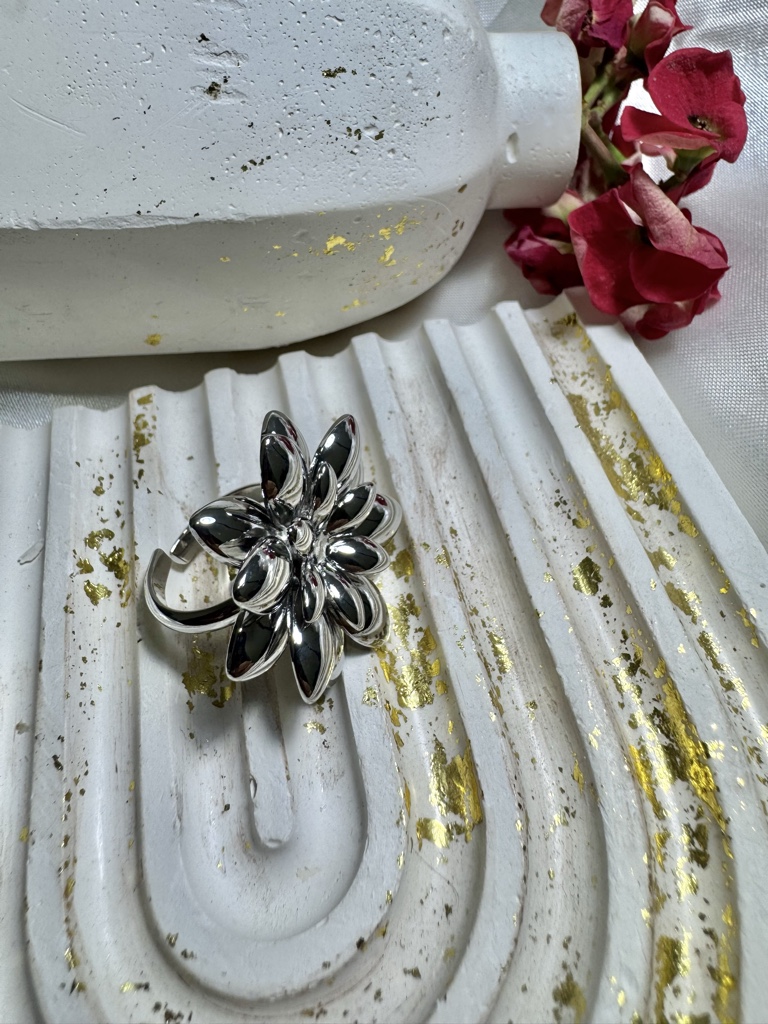 Anillo girasol liso plateado