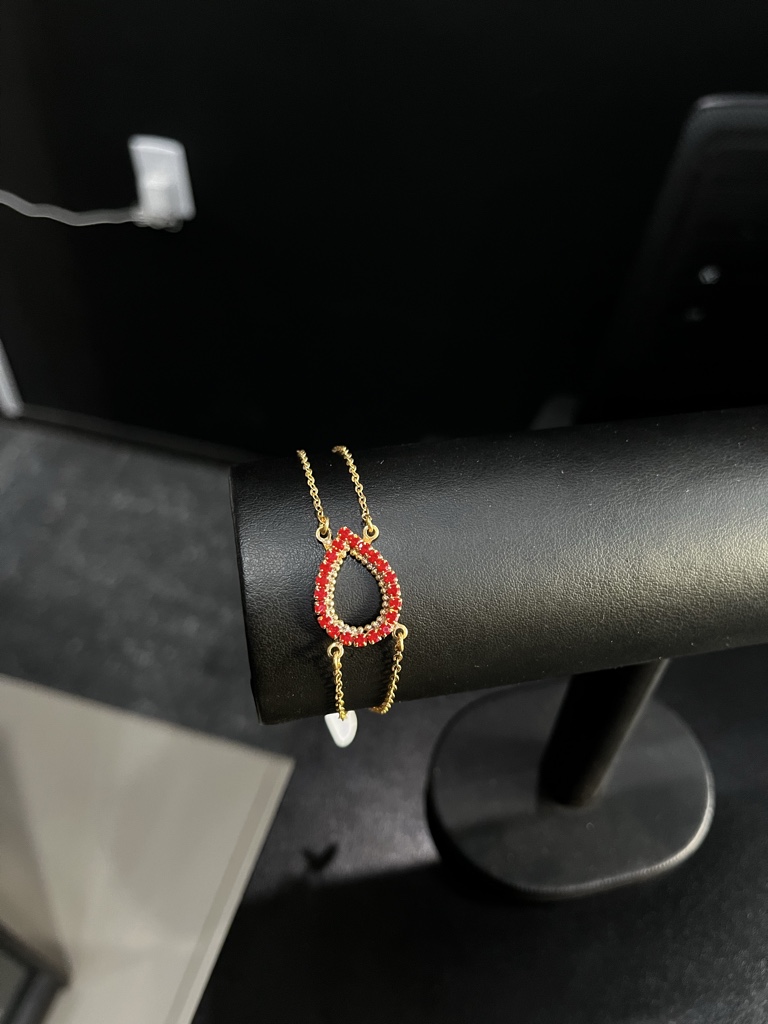 Pulseira feminina gota vermelha cravejada (Banhado a ouro 18k)