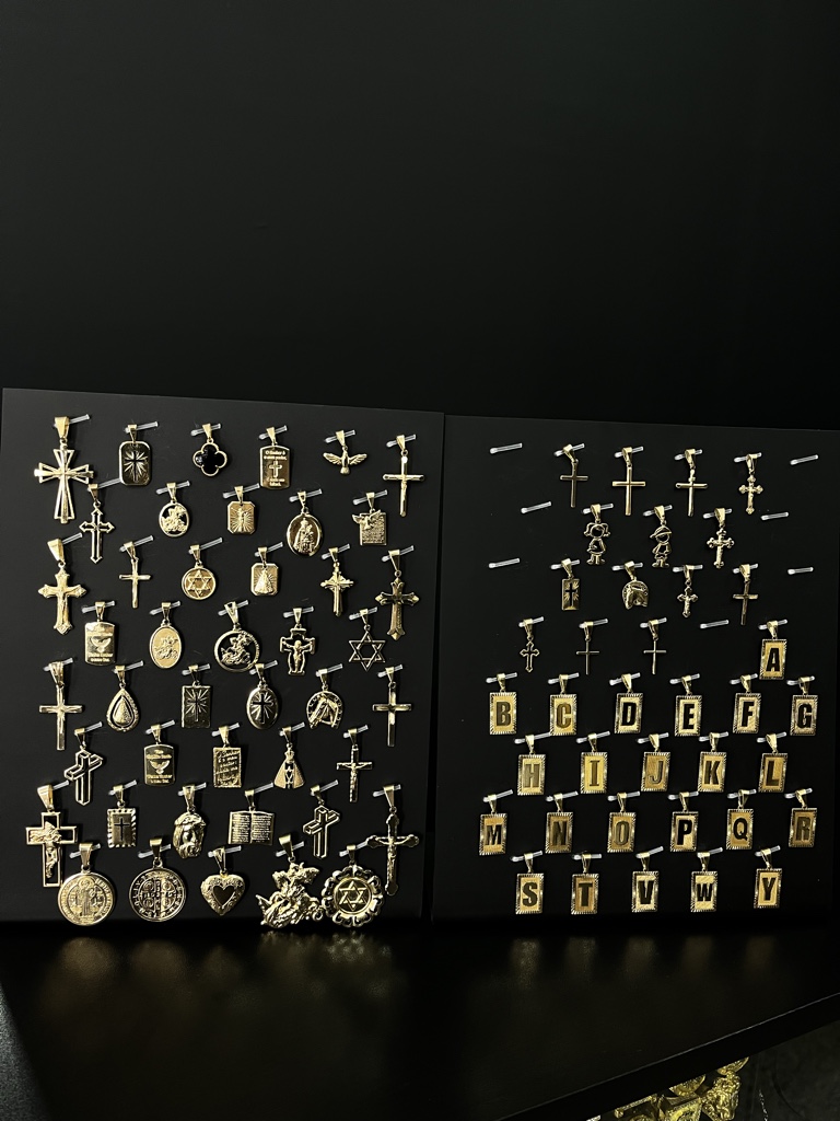 Pingente estamparia (Banhado a ouro 18k)