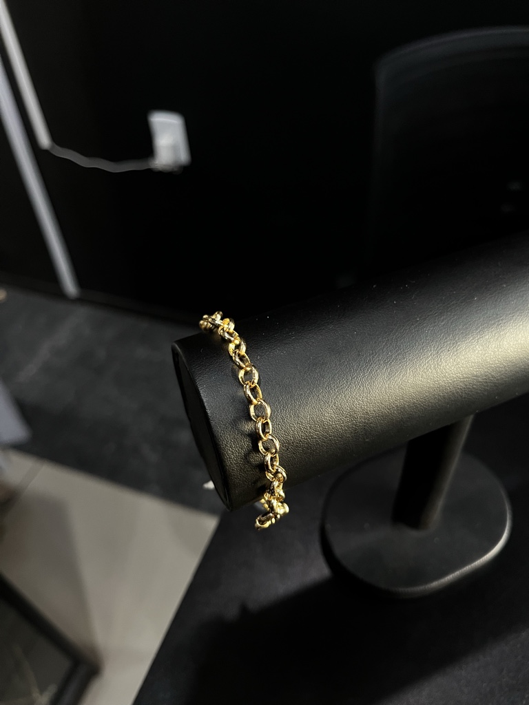 Pulseira feminina elo português. (banhado a ouro 18k)