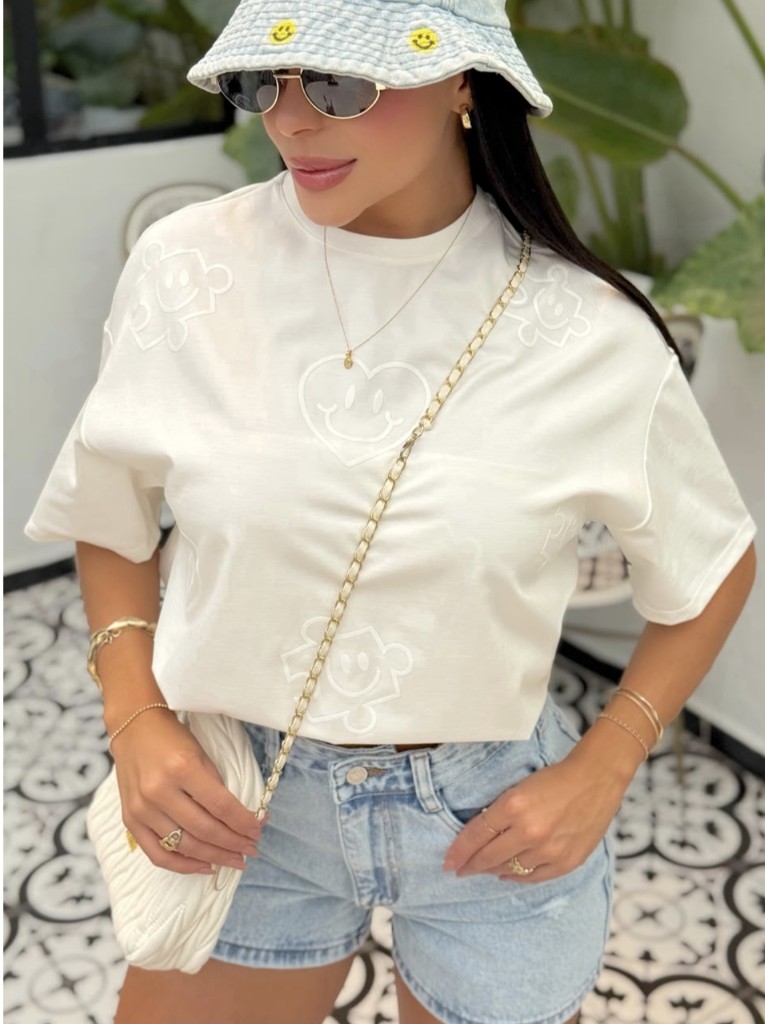 Camiseta Oversized Smile Crudo