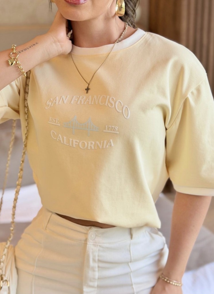 Camiseta Oversized California Mantequilla
