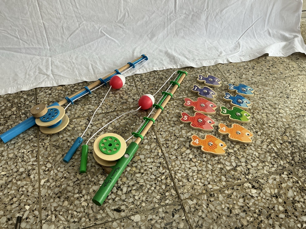Juguete de pesca de madera
