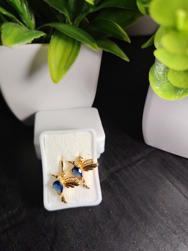 Aretes colibrí dorados