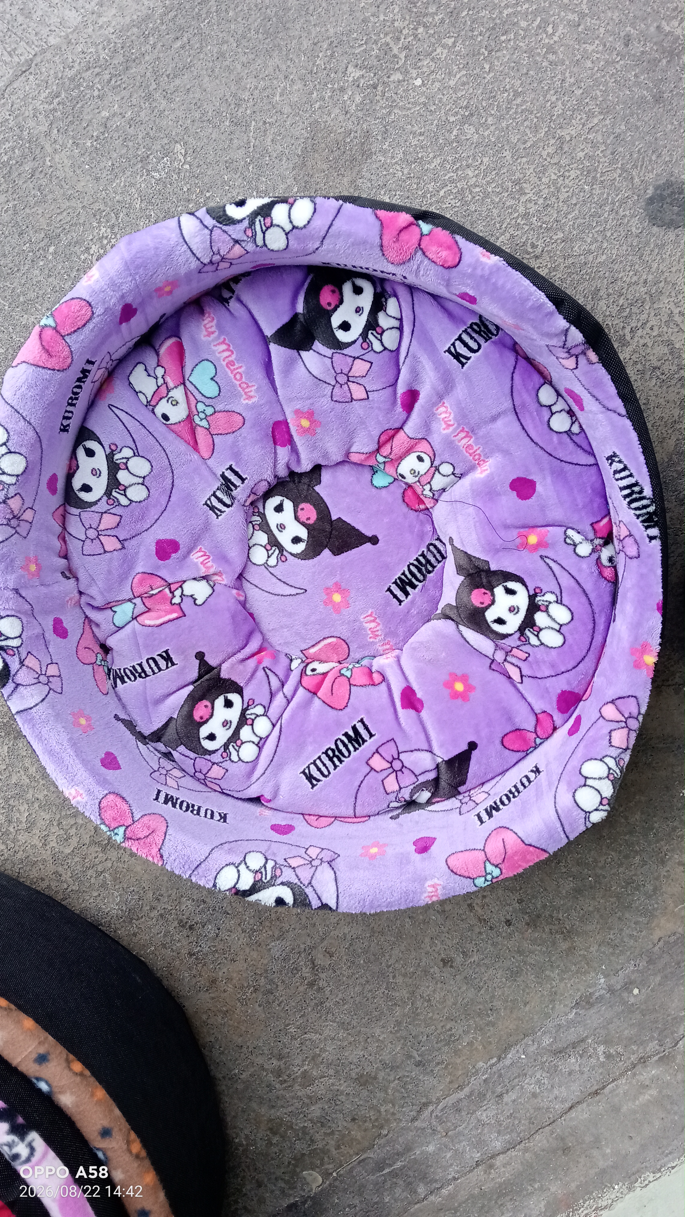Cama redonda para mascota Kuromi morada