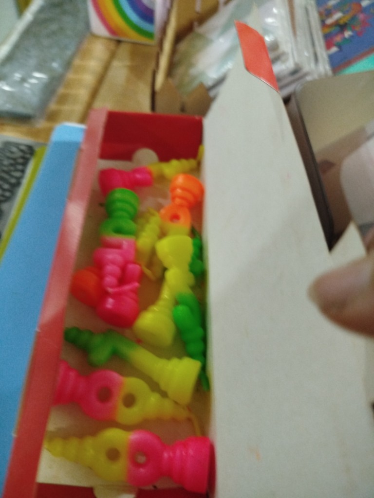 694 velitas numeros
