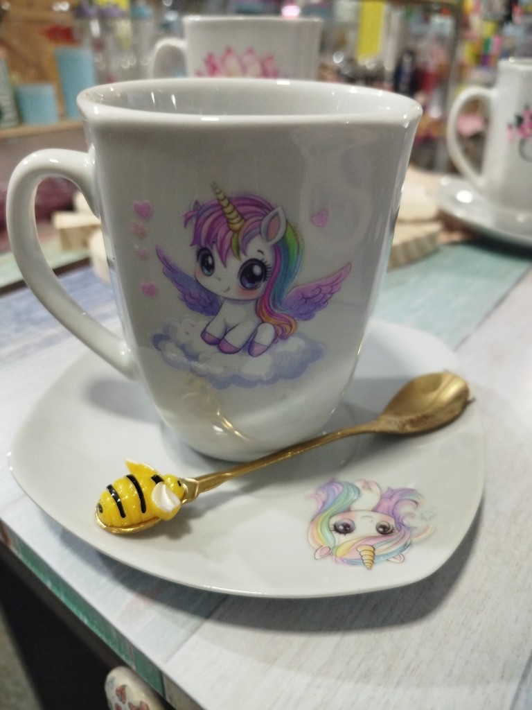 499U  taza con plato blanco UNICORNIO