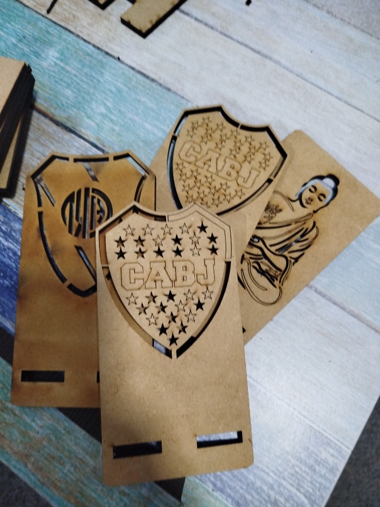 896  Porta Celulares mdf varios