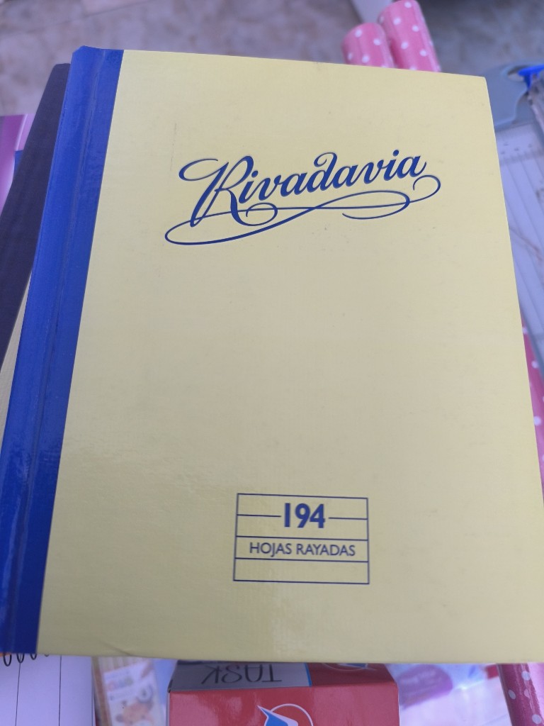 Cuaderno Rivadavia 194 hojas clasico