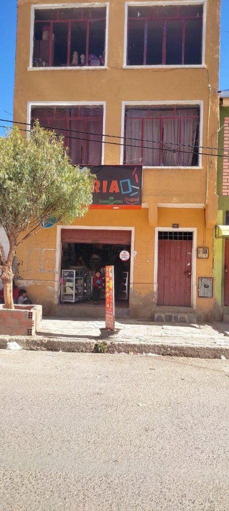 LIBRERÍA 3-23