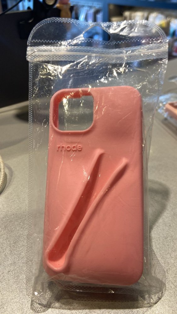 FUNDA RODHE CON LABIAL IPHONE 15