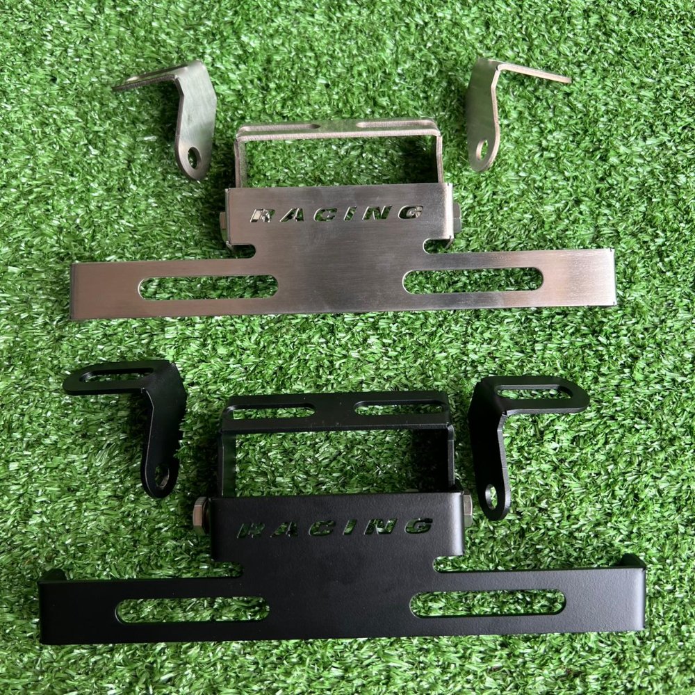 Porta placa retráctil acero