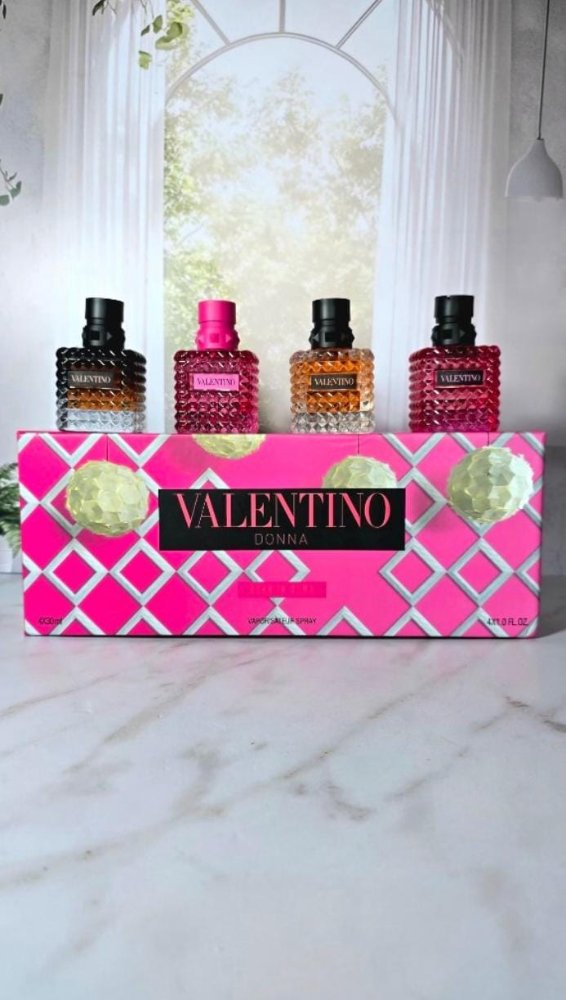 Valentino Donna Born in Roma