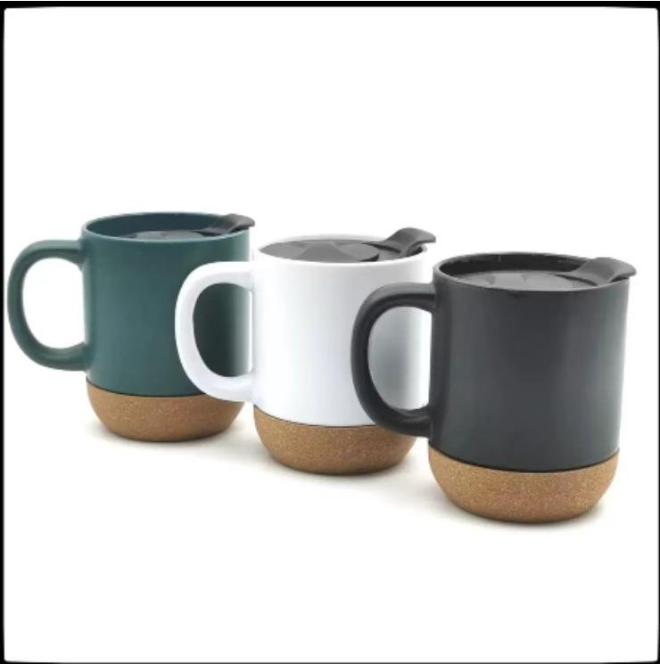 Mug cerámica con tapa y base de corcho