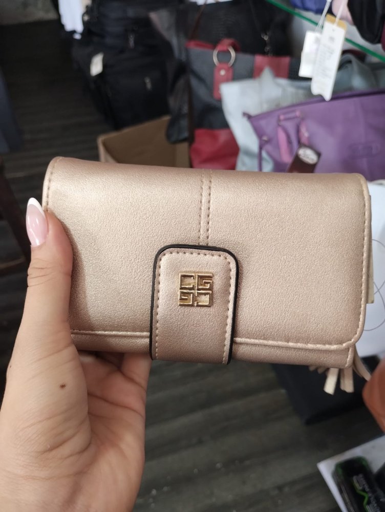 billetera grande givenchy