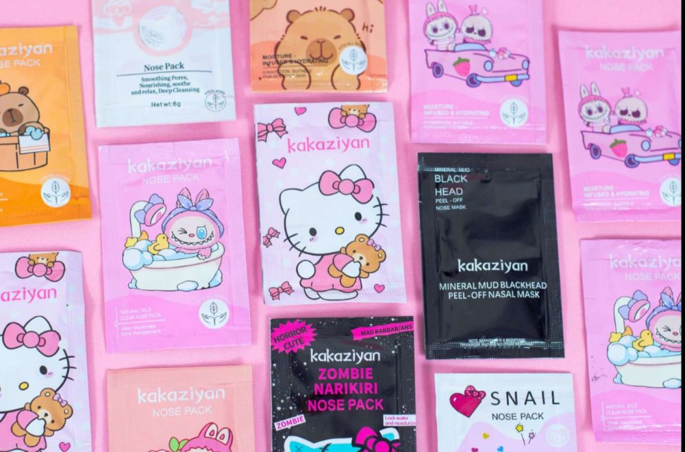 MASCARILLA PUNTOS NEGROS HELLO KITTY