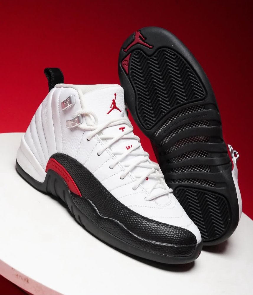 JORDAN 12 blancas y negras ROJO