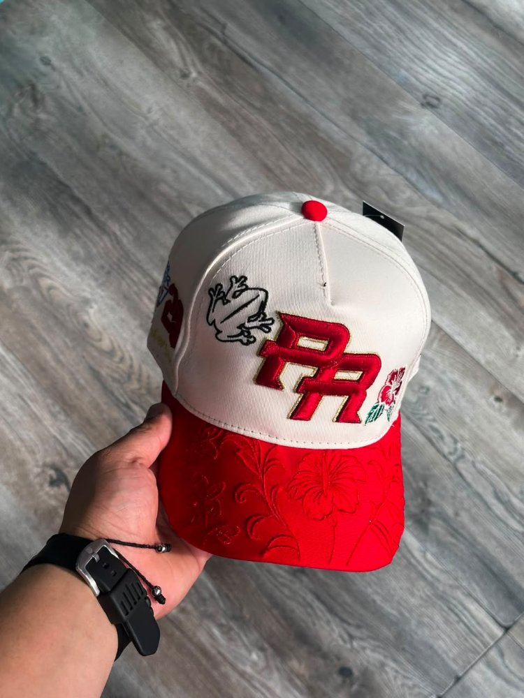 Gorra blanca y roja con bordado RR