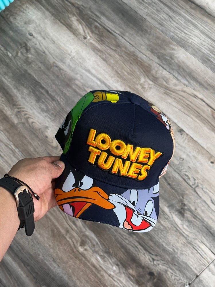 LOONEY TUNES