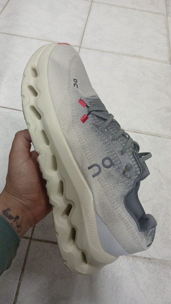On Cloudmonster Running Shoe