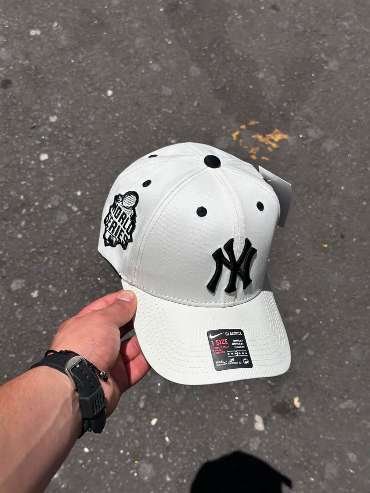 Gorra Nike Yankees Classics blanca