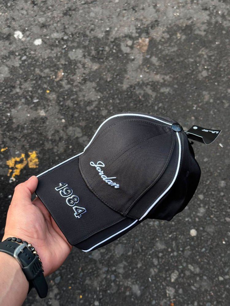Gorra JORDAN 1984 NEGRA