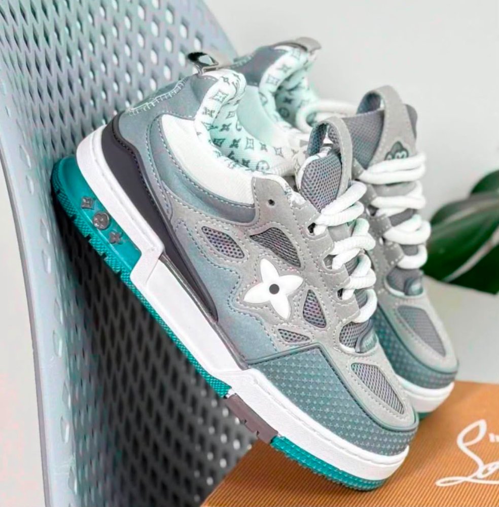 LV GRIS