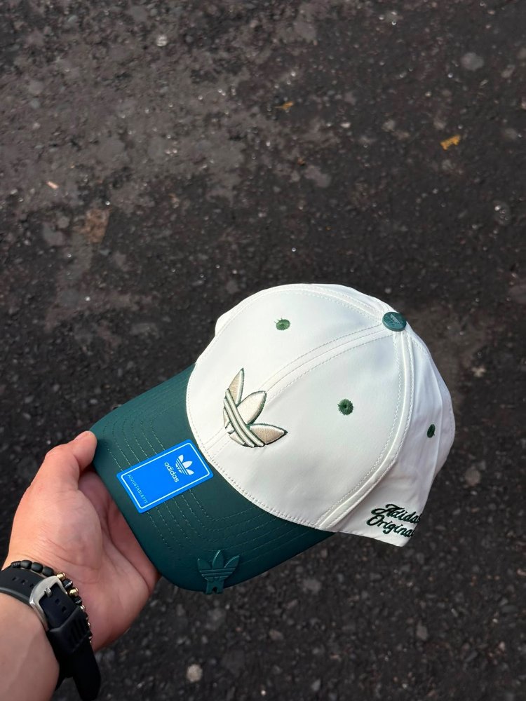 Gorra ADIDAS verde y blanca