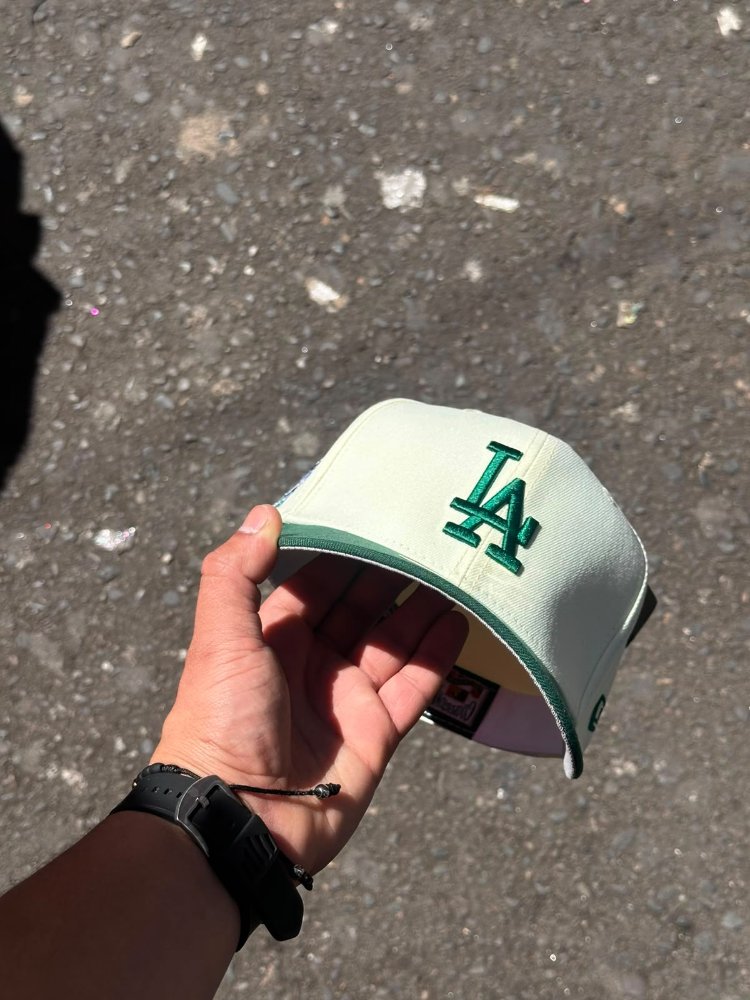 Gorra LA Dodgers verde y crema CERRADA