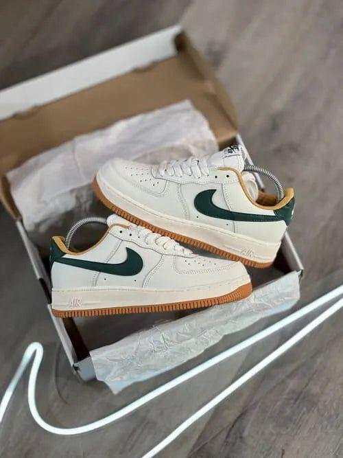 Nike Air Force 1 Low blanco con swoosh verde