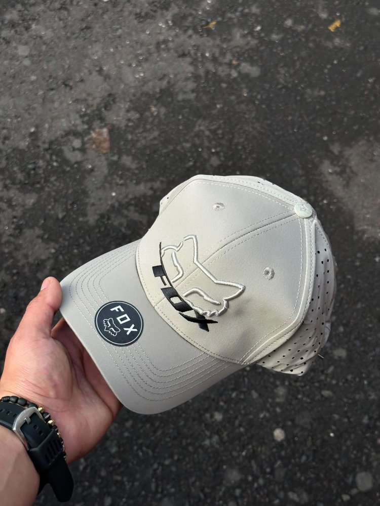 Gorra FOX beige