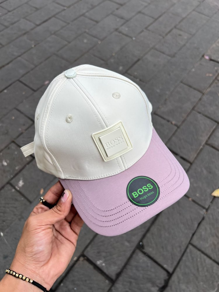 Gorra BOSS Hugo Boss blanca y lila