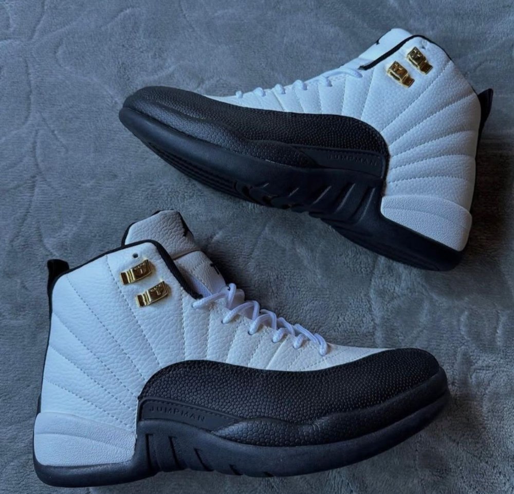 JORDAN 12 blancas y negras