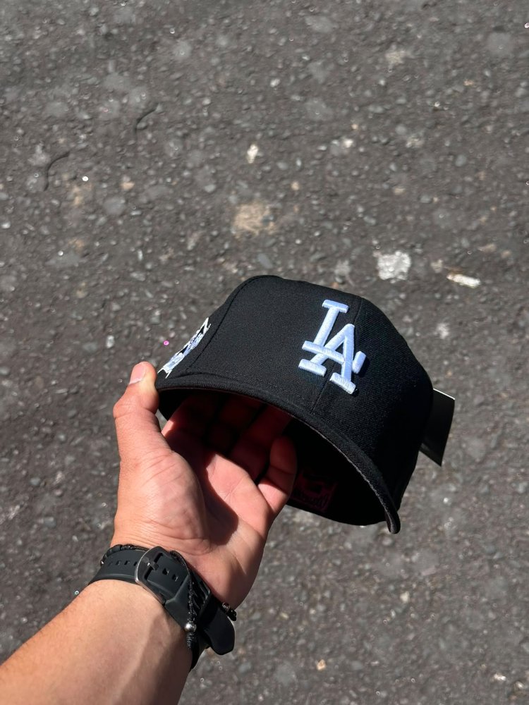 Gorra Los Angeles Dodgers negra CERRADA