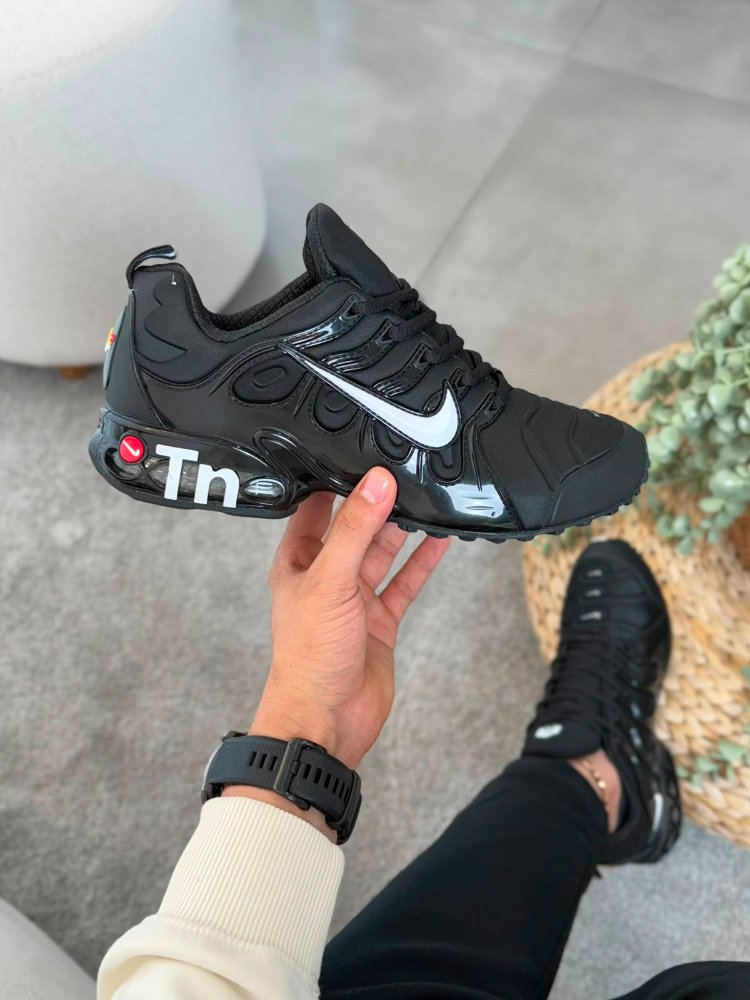 Nike Tn negra