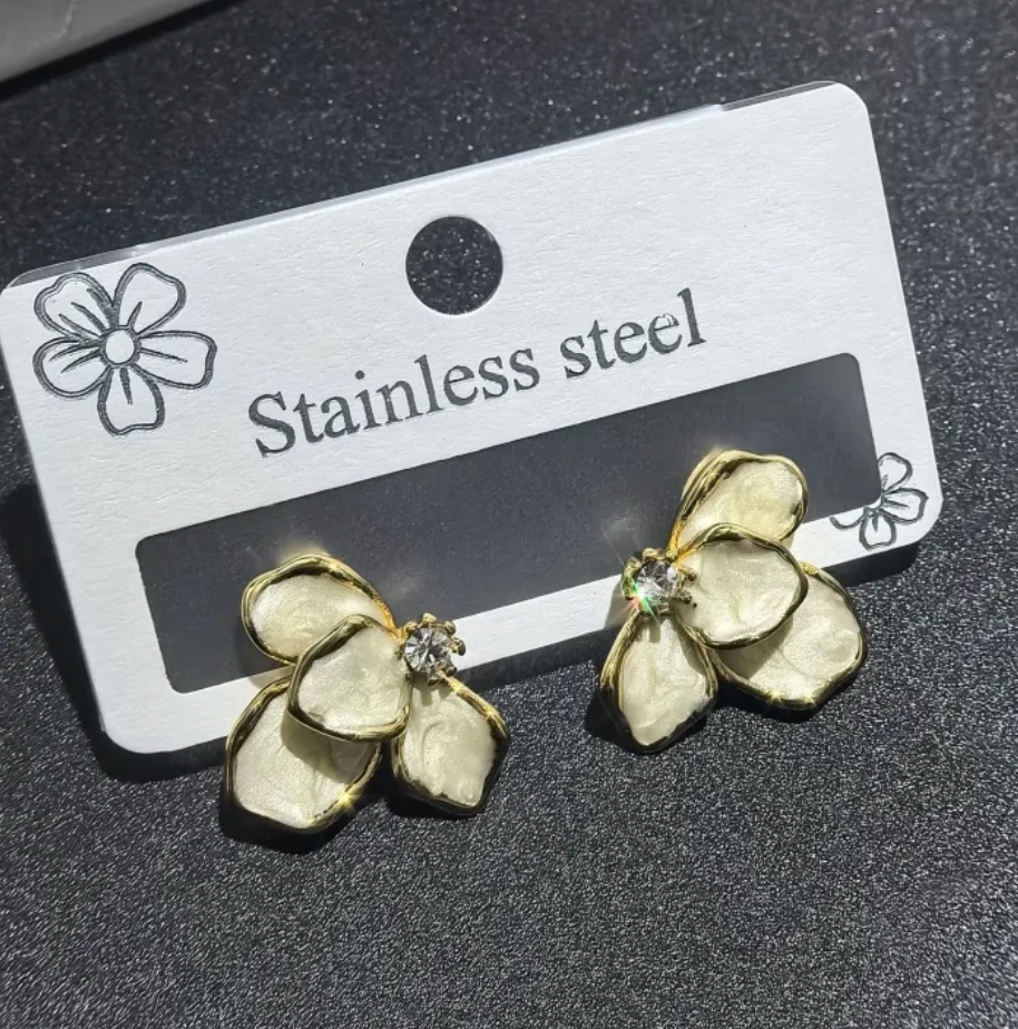 Aretes mitad florcita