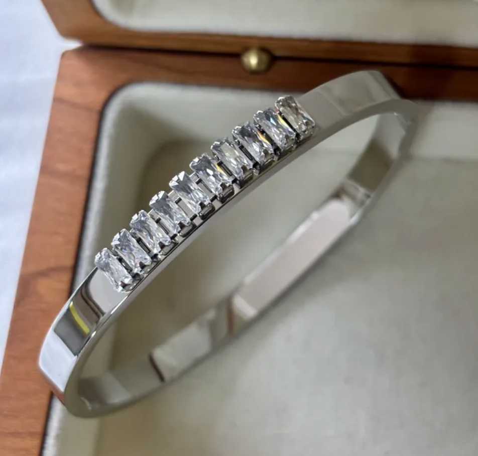 Brazalete  diamantado plateado