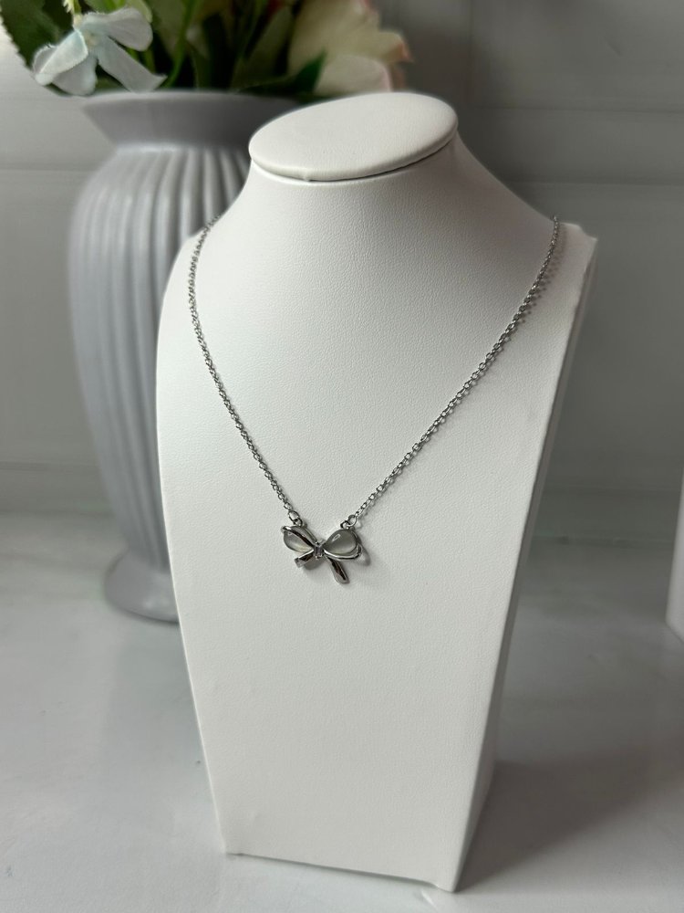 cadena minimalista de lazo
