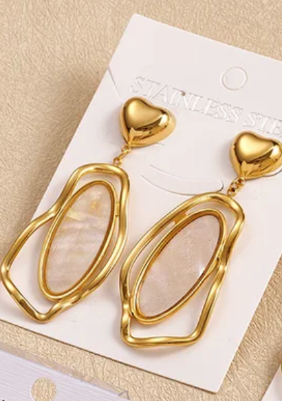 Aretes largos de corazón