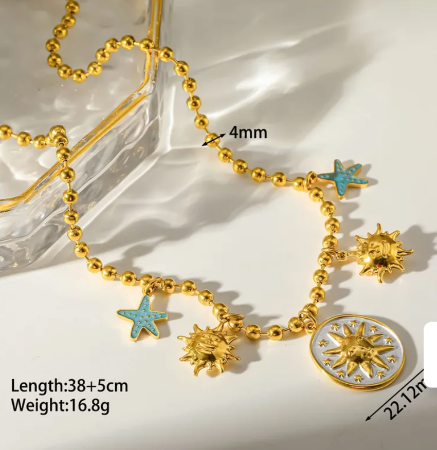 Collar de dijes de estrellas