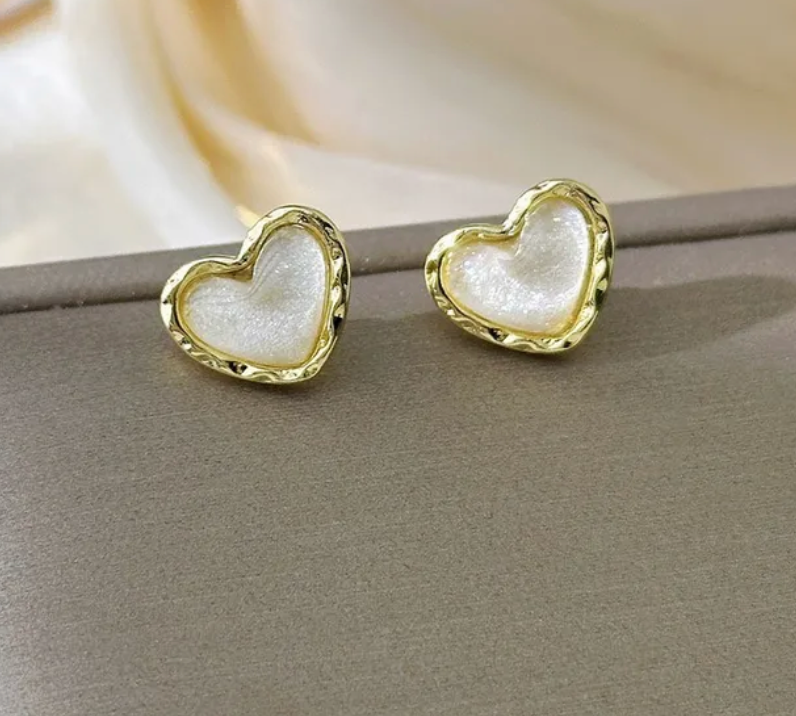 Aretes corazoncito blanco