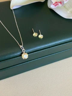 CONJUNTO CORAÇAO CRAVAÇAO INGLESA EM COR AMARELO