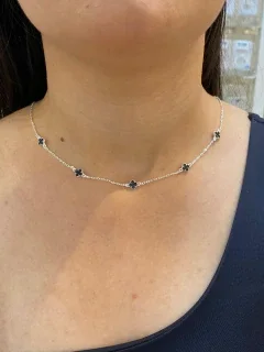 COLAR INSPIRAÇÃO VAN CLEEF PRETO CINCO TREVOS 45CM