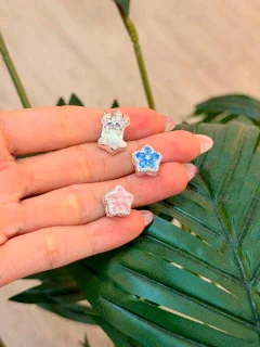 BERLOQUE FLOR NA MICRO ZIRCONIA ROSA