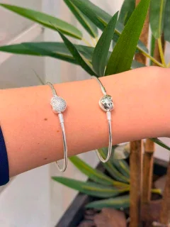BRACELETE PANDORA FIO RIGIDO CORACAO CRAVEJADO