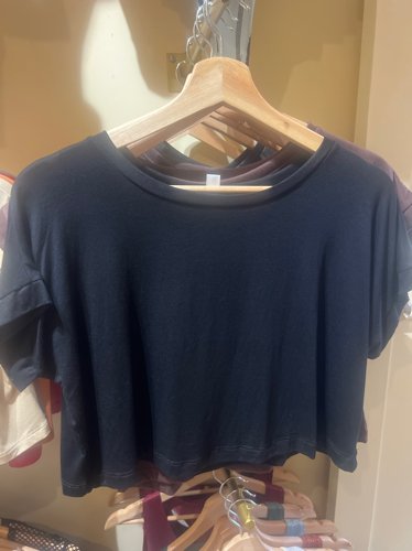 Blusa básica corta