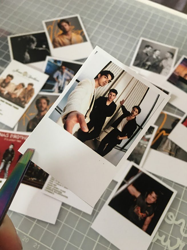 12 Mini Polaroids