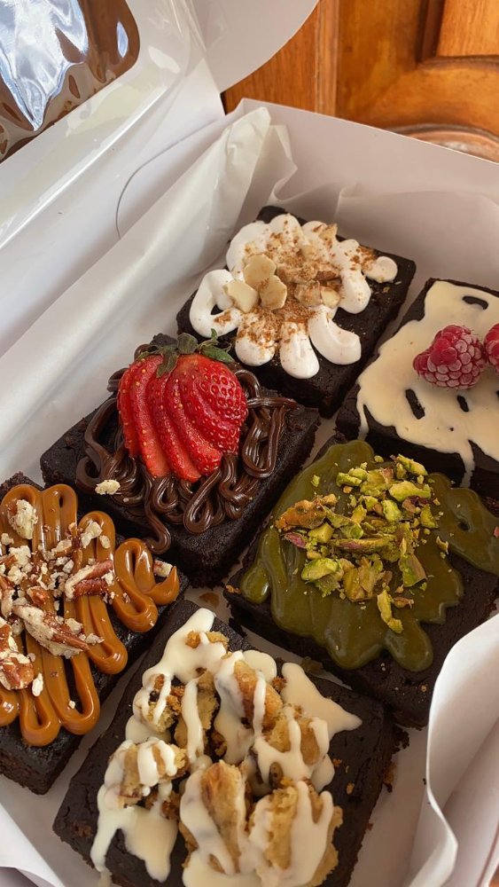 CAJA X4 BROWNIES + TOPPINGS